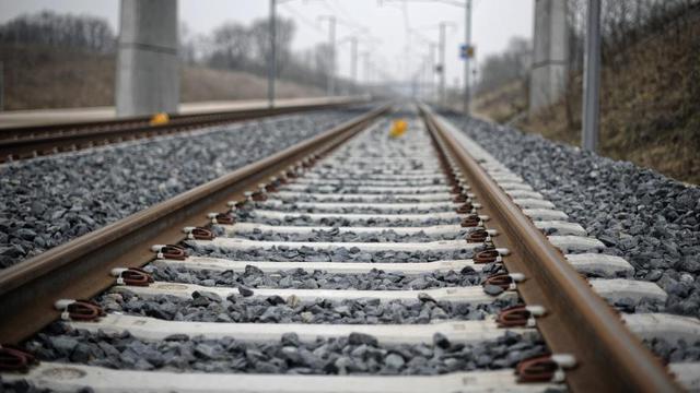 Vers une meilleure compréhension du comportement du ballast ferroviaire